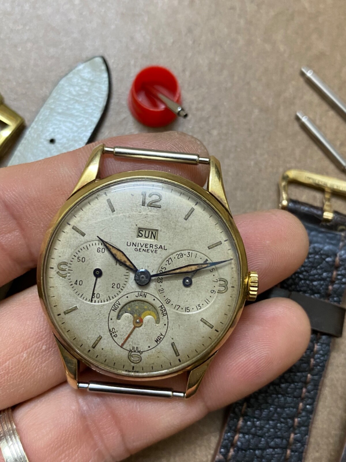 vintage Univeral Geneve Triple date Moonphase Soild gold 14k 51308 291 buckle