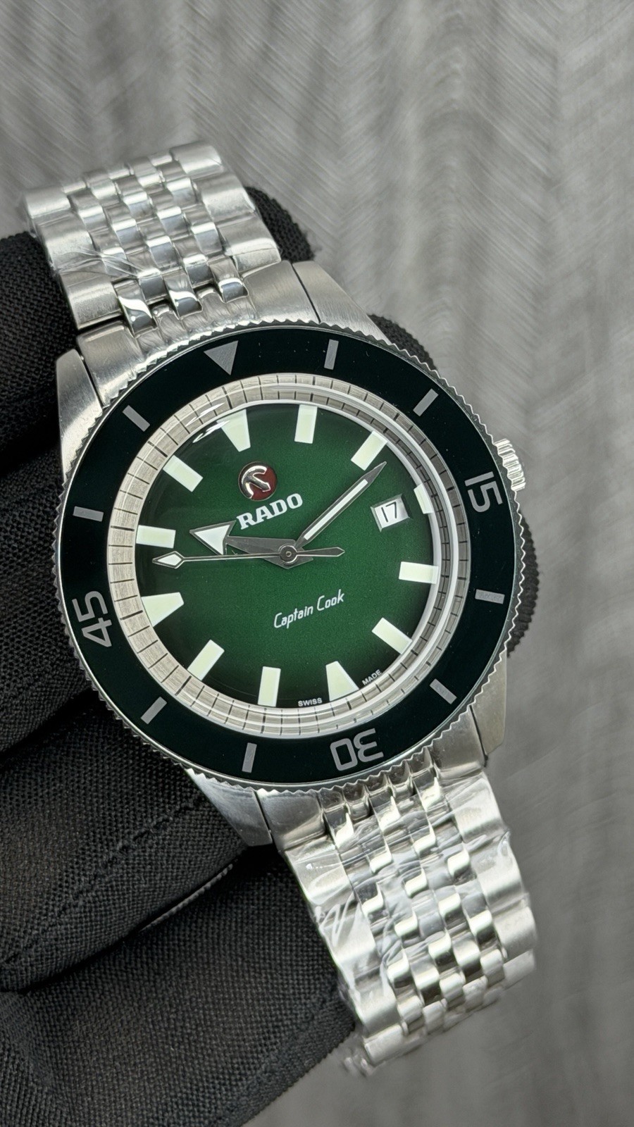 Rado Captain Cook Green Dial Automatic Men’s Watch Stainless Steel Date Swiss