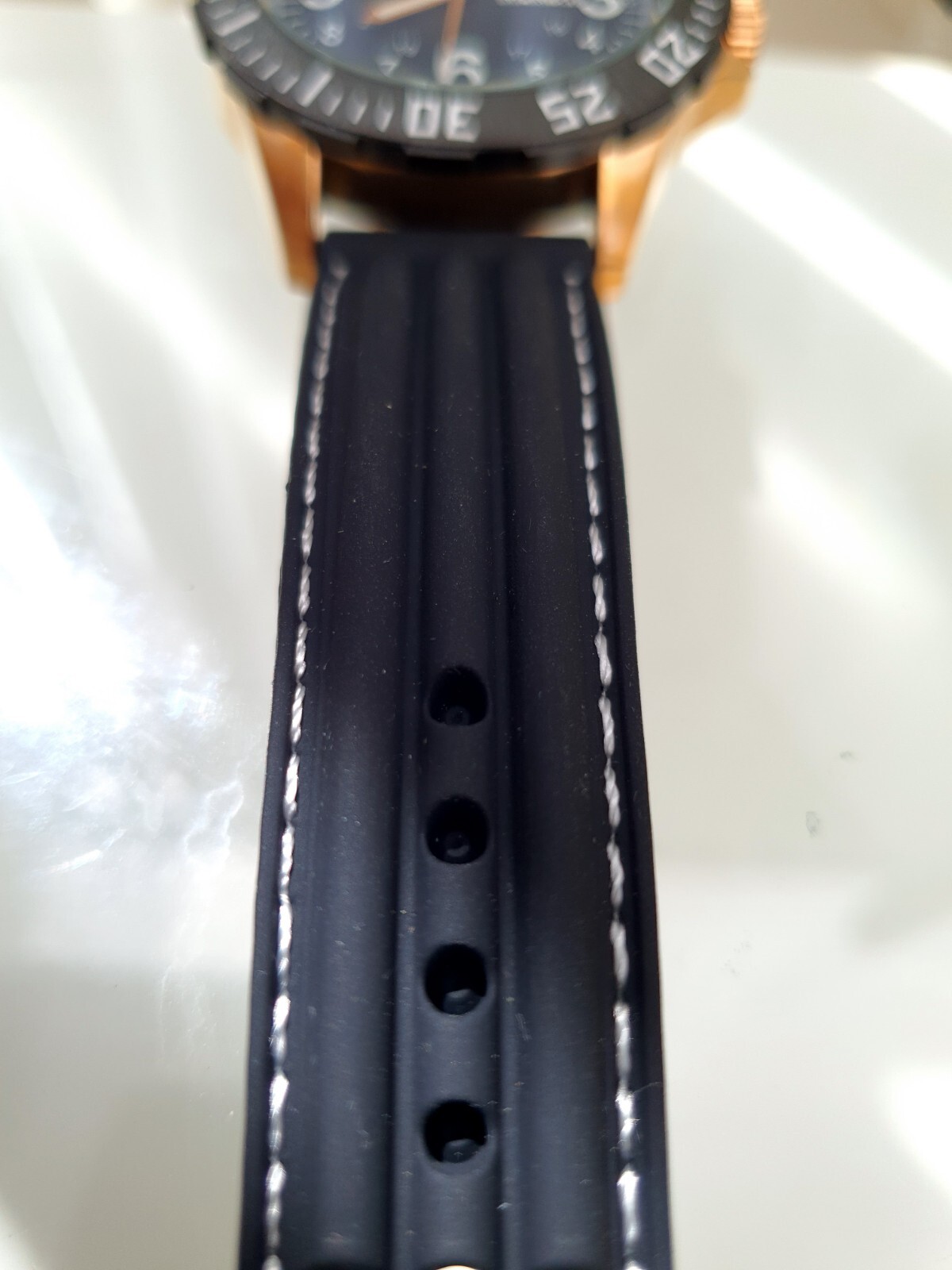 New Kenneth Cole mens watch Day&Date Easy to read black silicone. Gift for Him