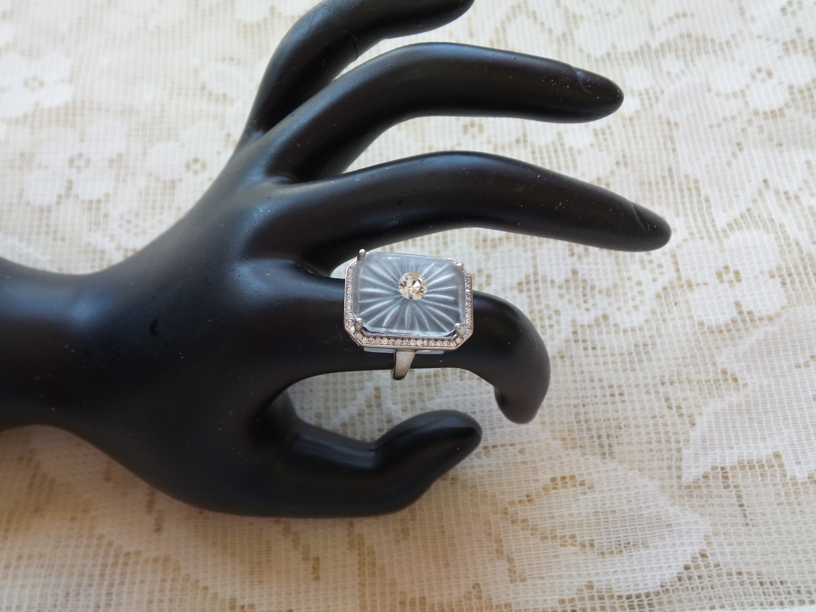 HANDMADE VINTAGE SUNRAY CRYSTAL FROSTED CAMPHOR GLASS RING STERLING SILVER