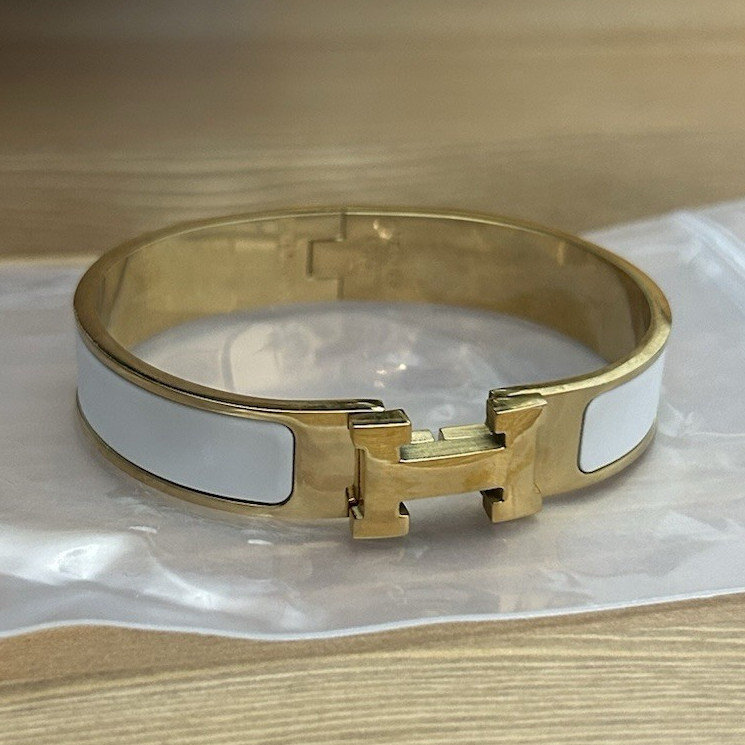Hermès Signed Enamel Hinged Bangle Bracelet Gold Tone White Gold/White