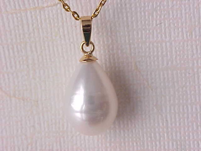 11.5MM X 17MM GENUINE WHITE PEARL PENDANT SOLID 18K YELLOW GOLD