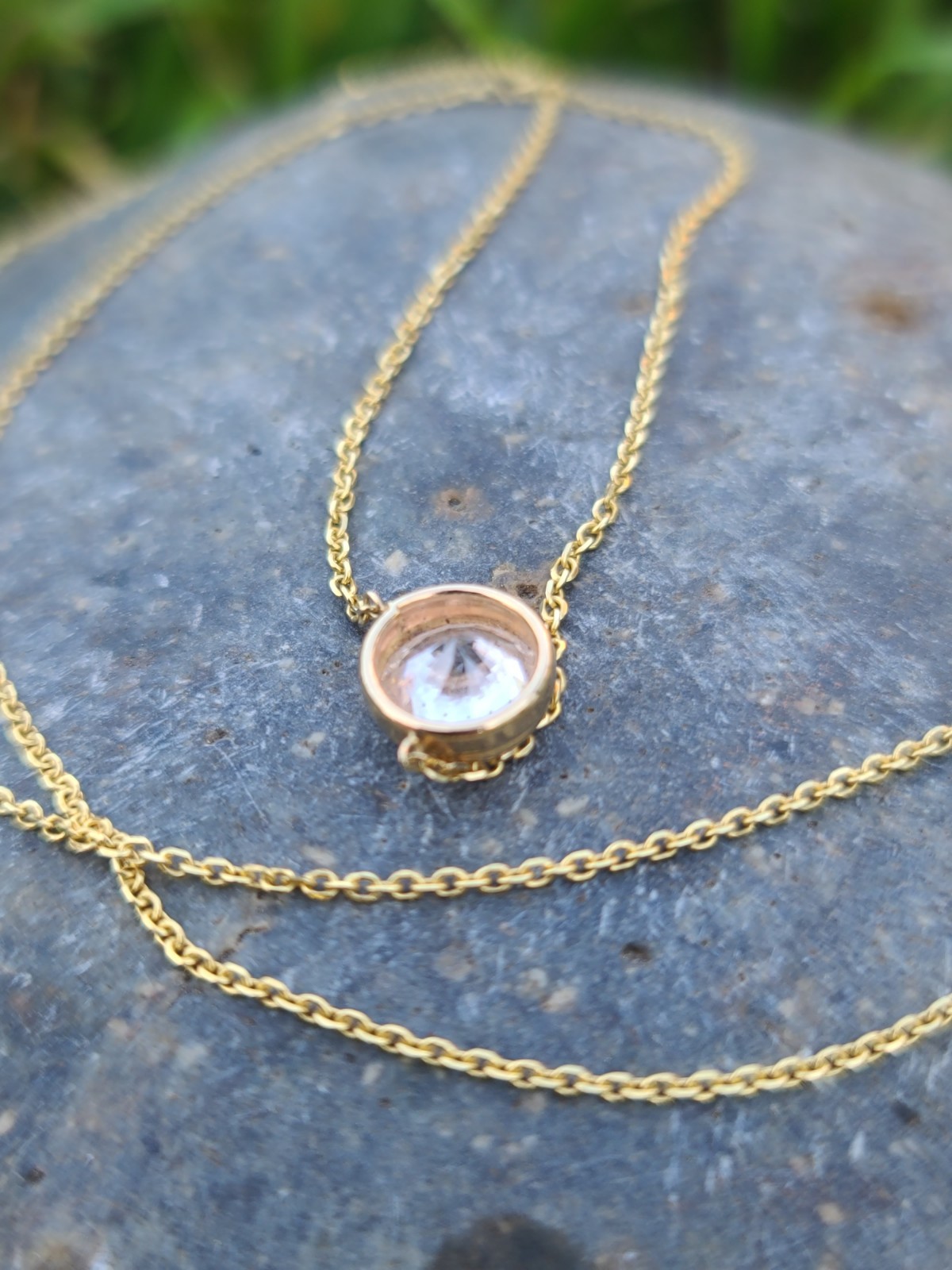 14k Solid Yellow Gold AAA Iced Station Pendant Chain Necklace 18″ Signed 2.27gr