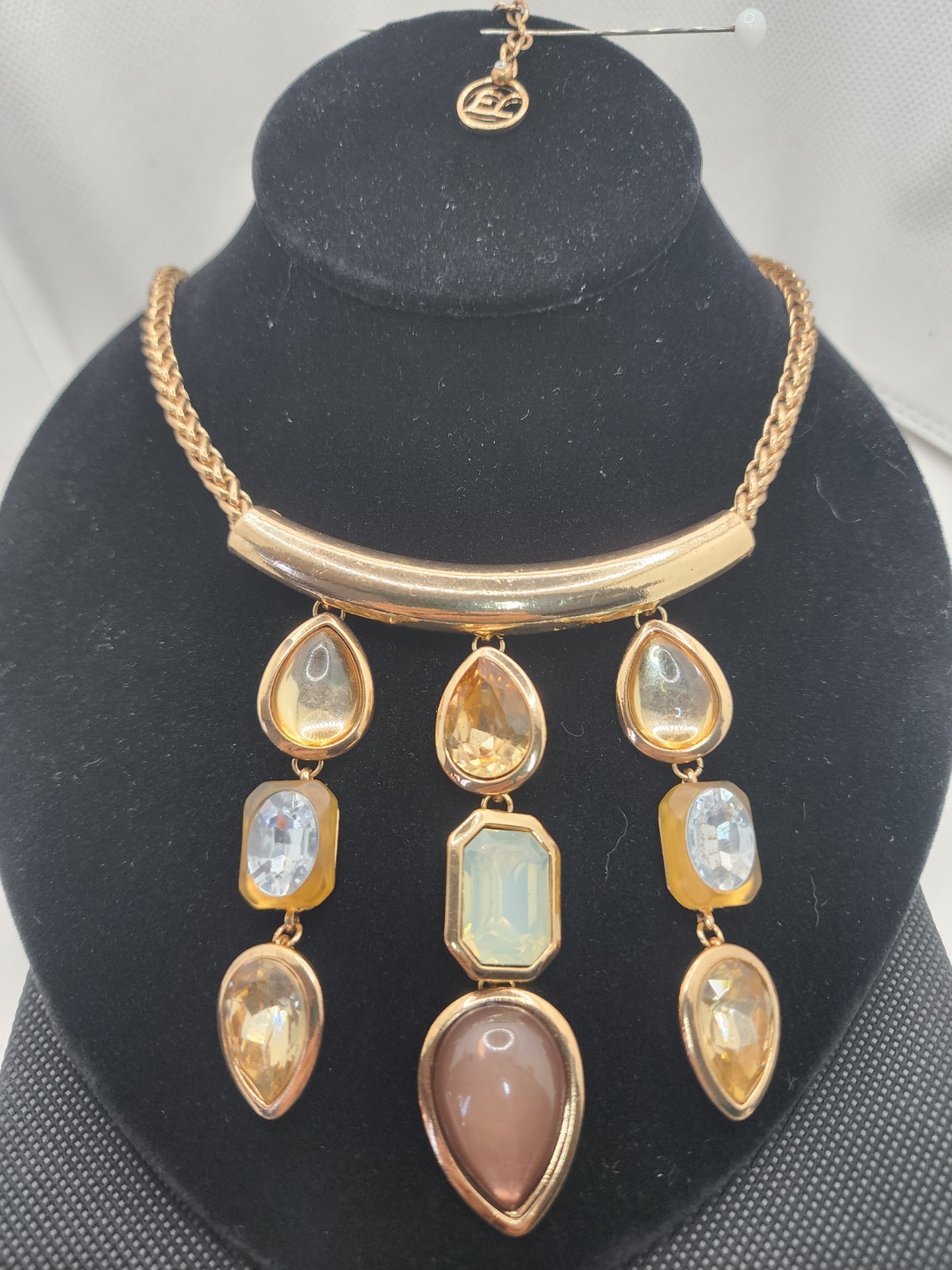 Erica Lyons Gold Rope Chain Statement Necklace Cream Champagne Resin Drop Bib