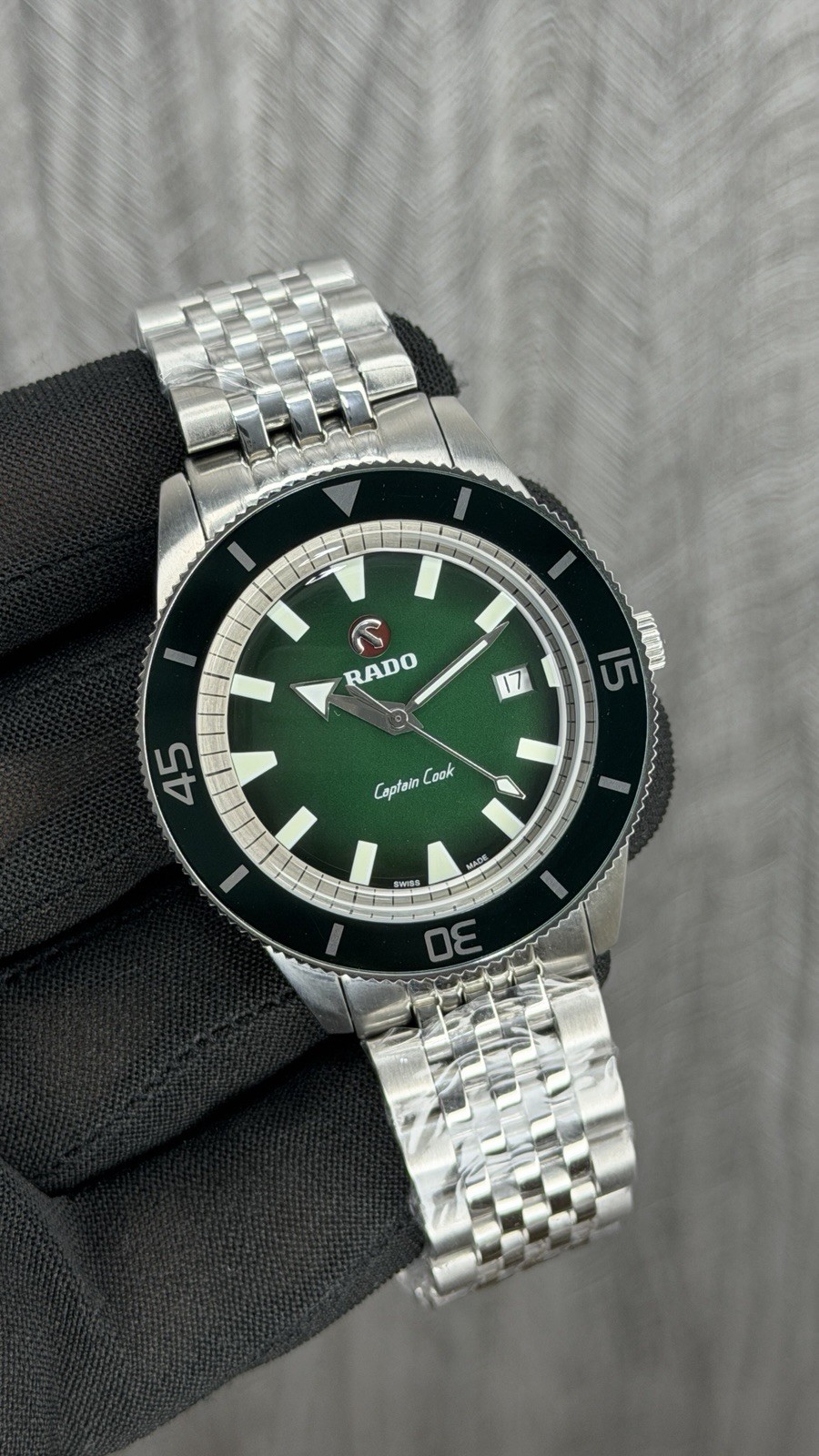 Rado Captain Cook Green Dial Automatic Men’s Watch Stainless Steel Date Swiss