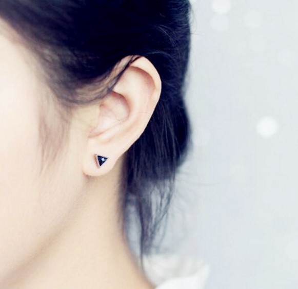 925 Stamped Sterling Silver Blue CZ Triangle Stud Post Earrings 8mm Gift Box K67