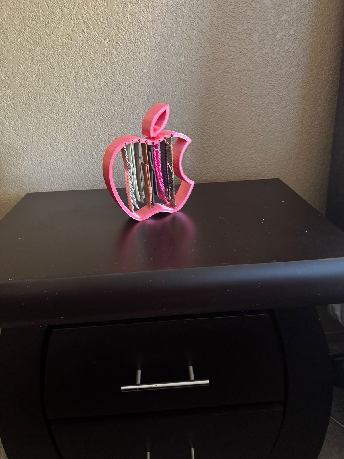 APPLE WATCH BAND HOLDER, DISPLAY, ORGANIZER,it holds up to 8 watch bands