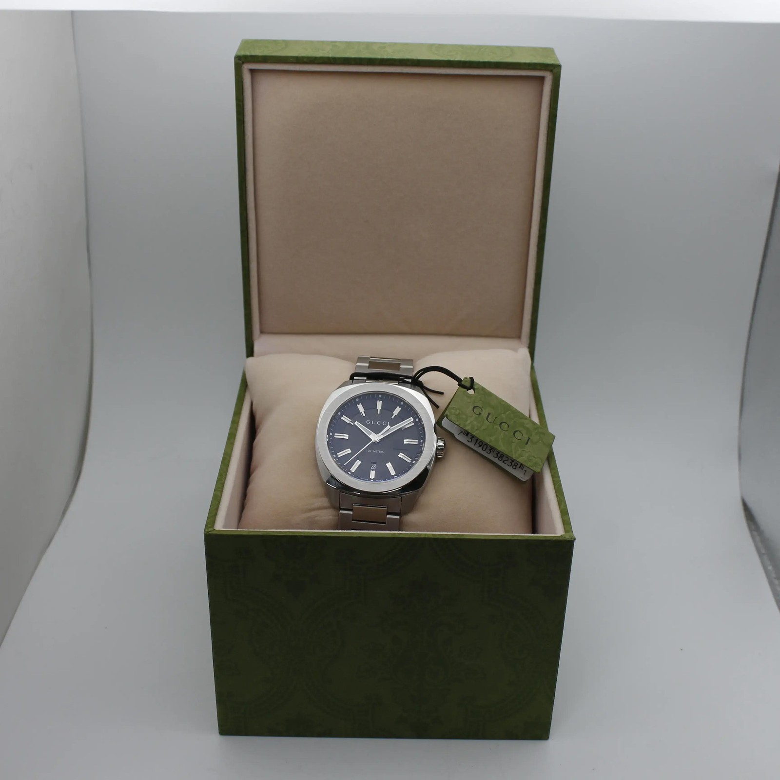 Gucci GG2570 41MM Steel Date Black Dial Quartz Mens Watch YA142301