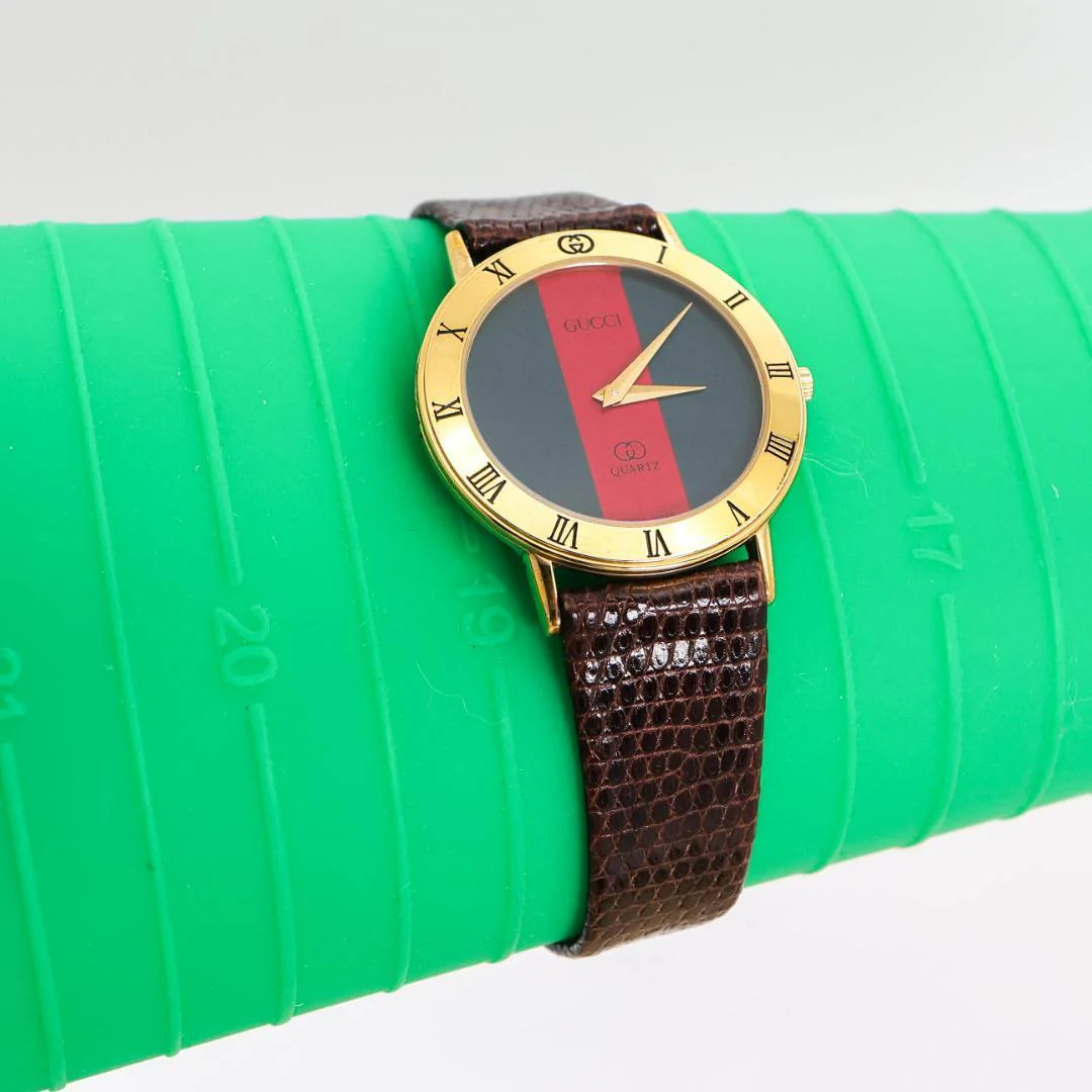 GUCCI 3000 Sherry Line Womens Round 33mm Gold Quartz Watch