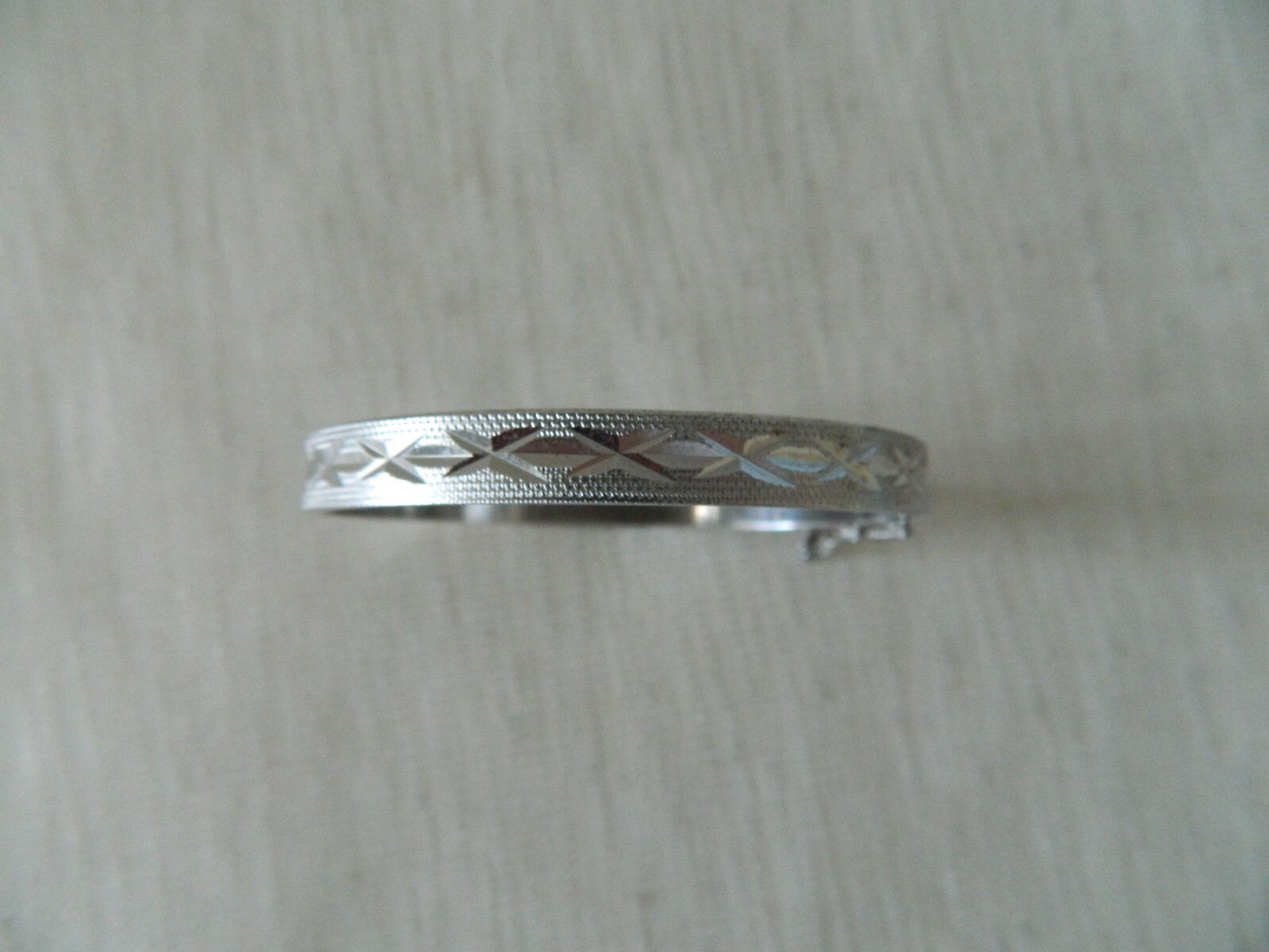 Vintage BRACELET Bangle ETCHED Silver Color With Safety Chain Jewelry