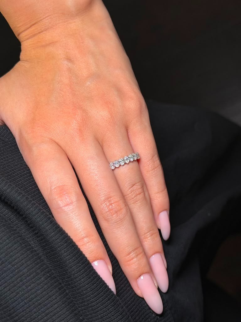 Brand new wedding band, Oval 1.0 carat, halfway, 18K white gold
