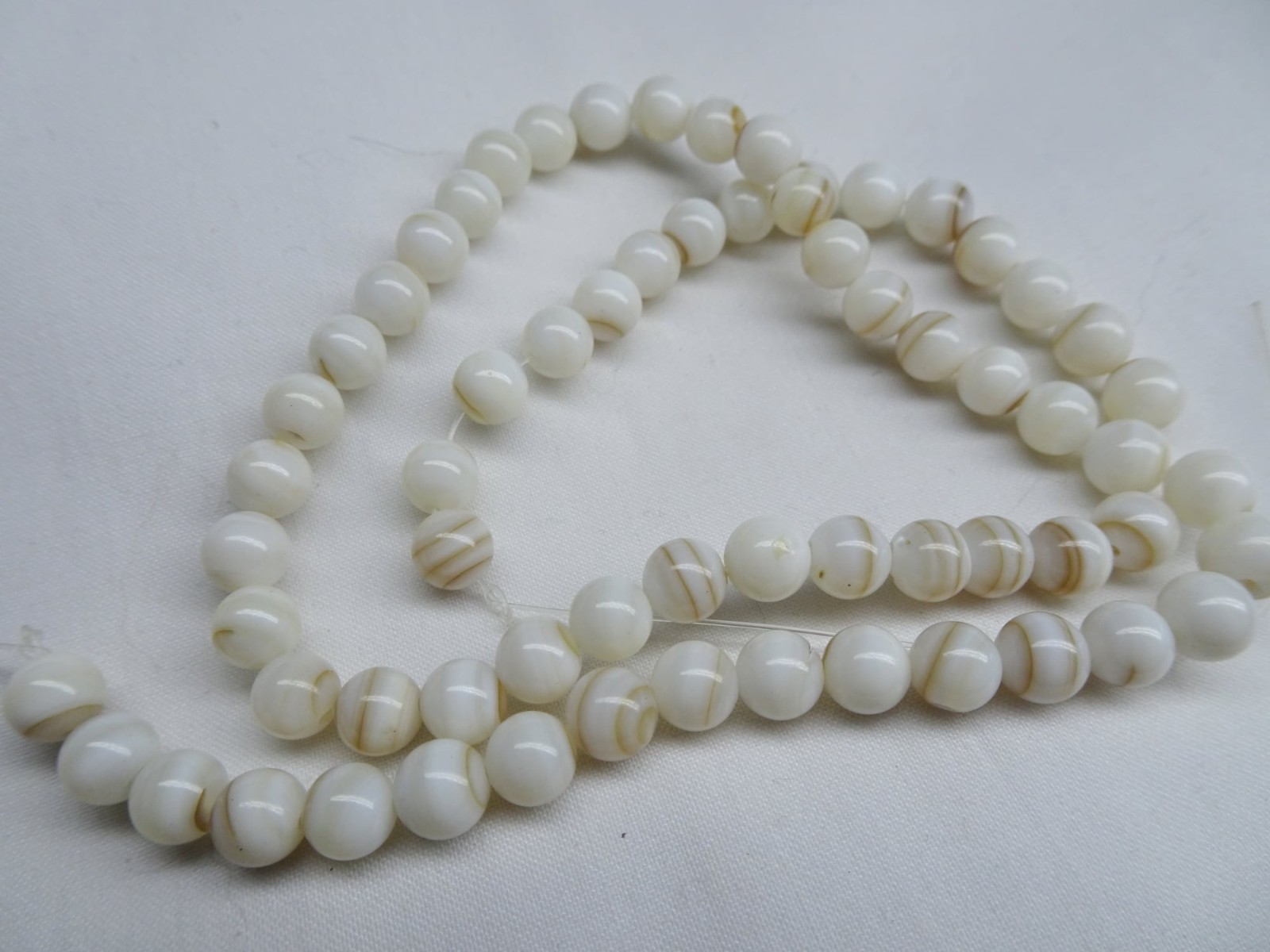 14 1/4″ Strand Smooth White Sardonyx 5mm Round Stone Beads A675 DNG