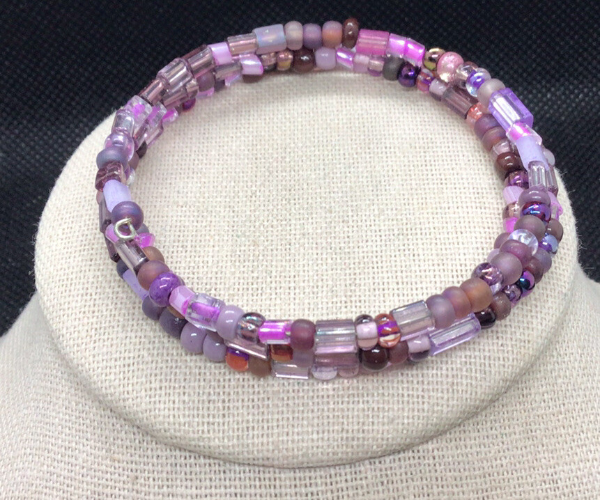 Vintage Costume Shades of Purple Glass Beaded Wrap Bracelet U907
