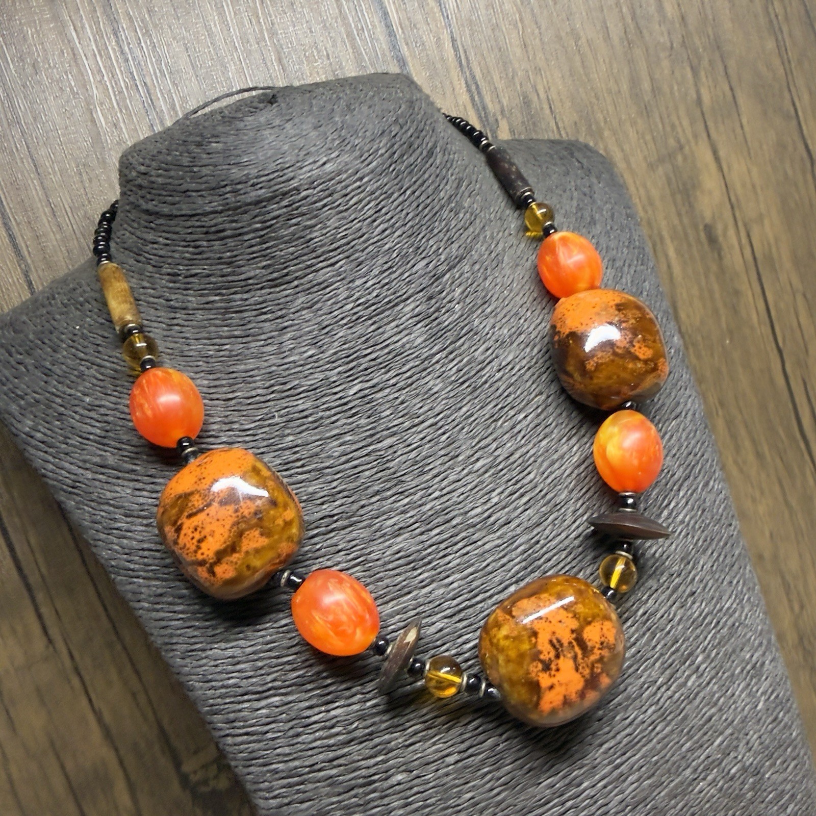 RETRO Orange Ceramic Beaded Necklace Boho Pretty Kitsch 51cm/20″ Chunky Wood