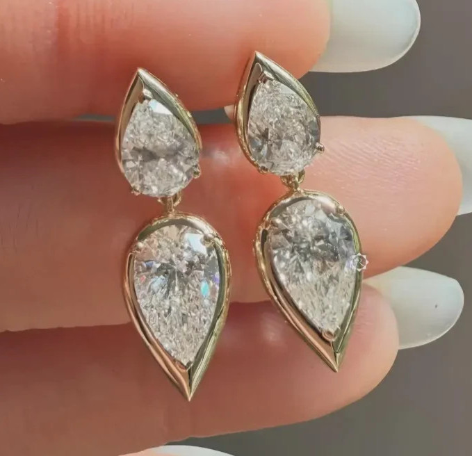 5.00Ct Pear-Cut EF/VS1 Lab Grown Diamond Drop/Dangle Earring 14K Yellow Gold