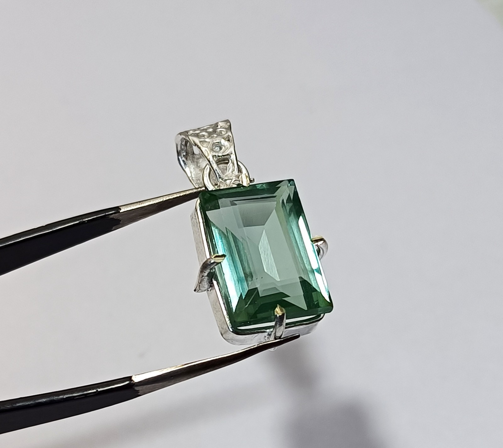 Certified 28.5 Ct Natural Tourmaline Green 925 Silver Pendant Loose Gemstone