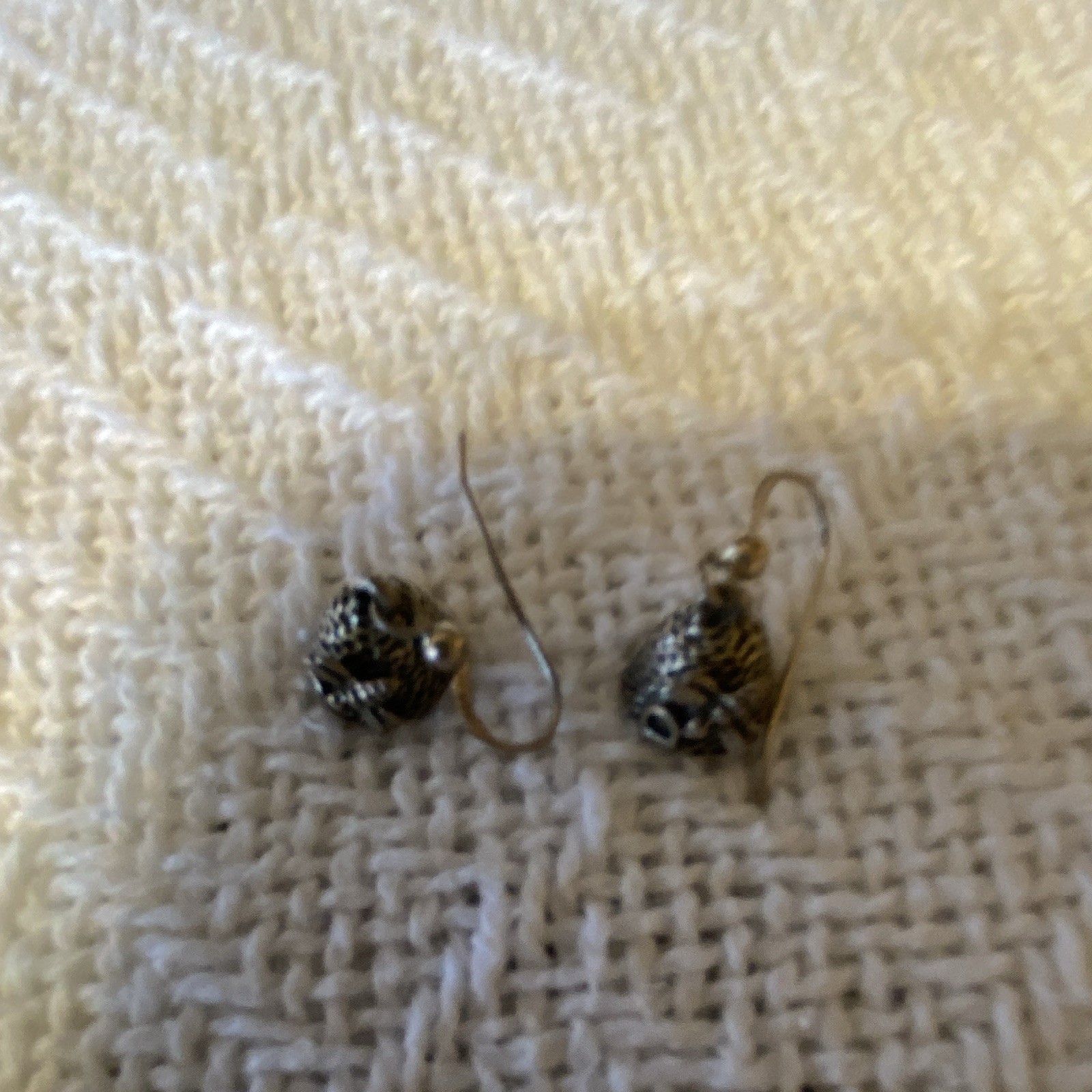 Dangle Earrings Bee And Bee Hive