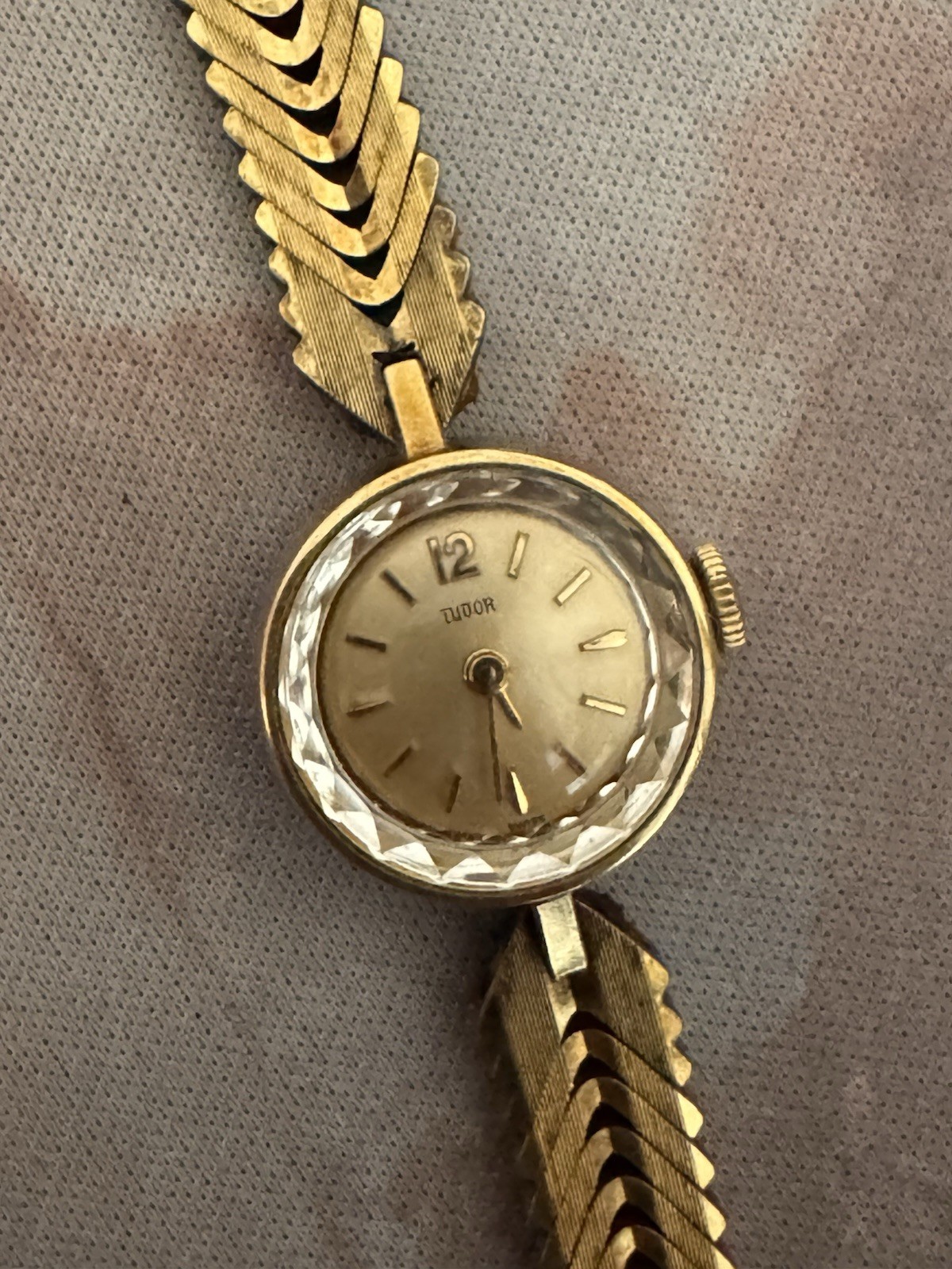 VTG 1960s Tudor Swiss Ladies Cocktail Watch 18mm Faceted Crystal 7.25” RUNNING