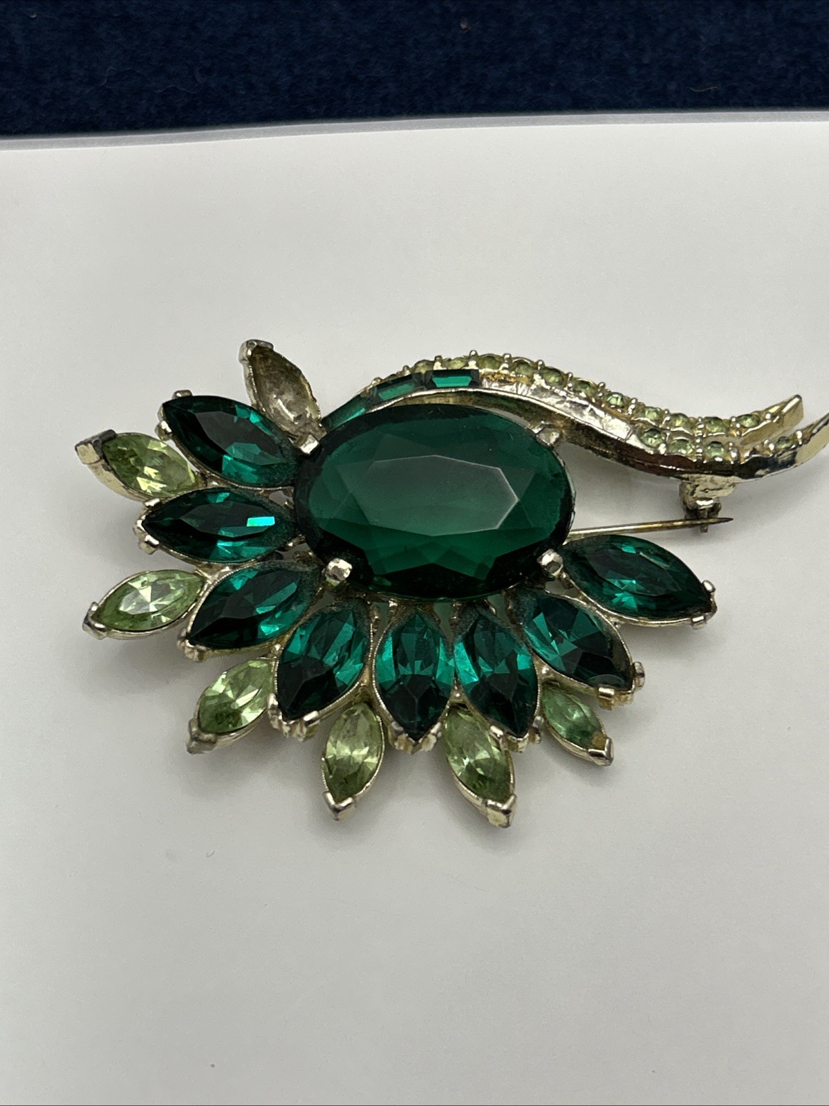 Vintage Designer Signed Pell Emerald Green Prong Set Pave and Rhinestone Brooch