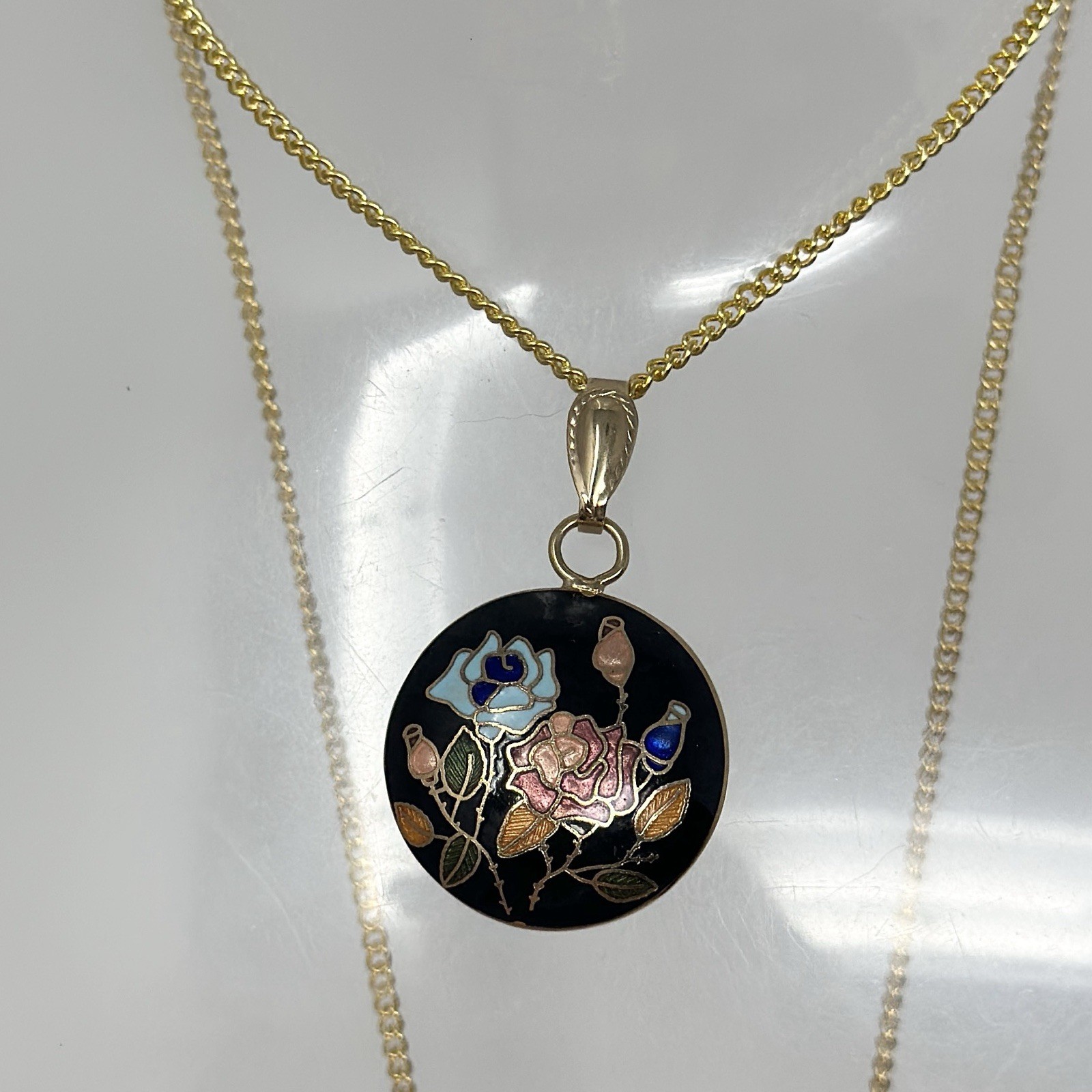 Vintage Gold Tone Black Pink Blue Rose Floral Cloisonné Round Pendant Necklace