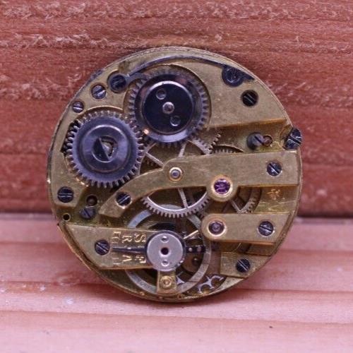 24.7mm ANTIQUE SWISS WATCH MOVEMENT BAD BALANCE (BG)