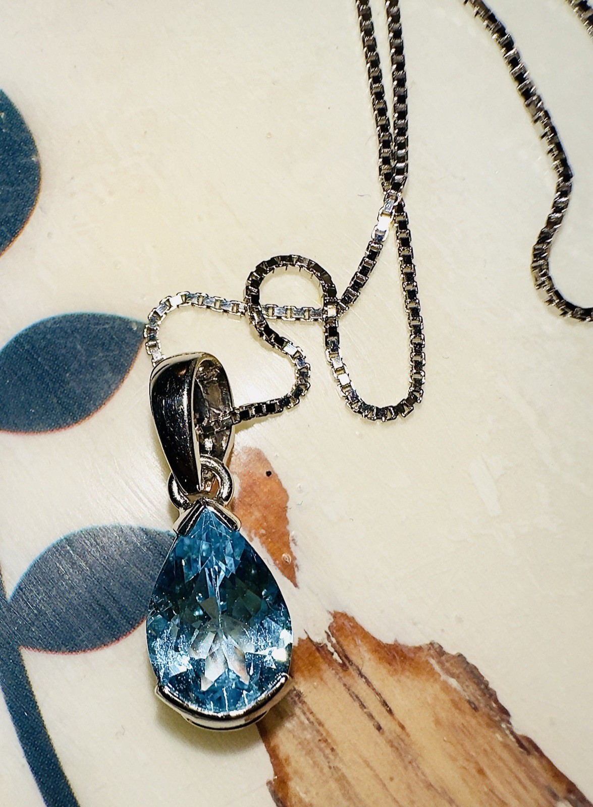 18K White Gold Le Gi Pear Cut Swiss Blue Topaz Pendant On 15.5” Box Chain 4.3g