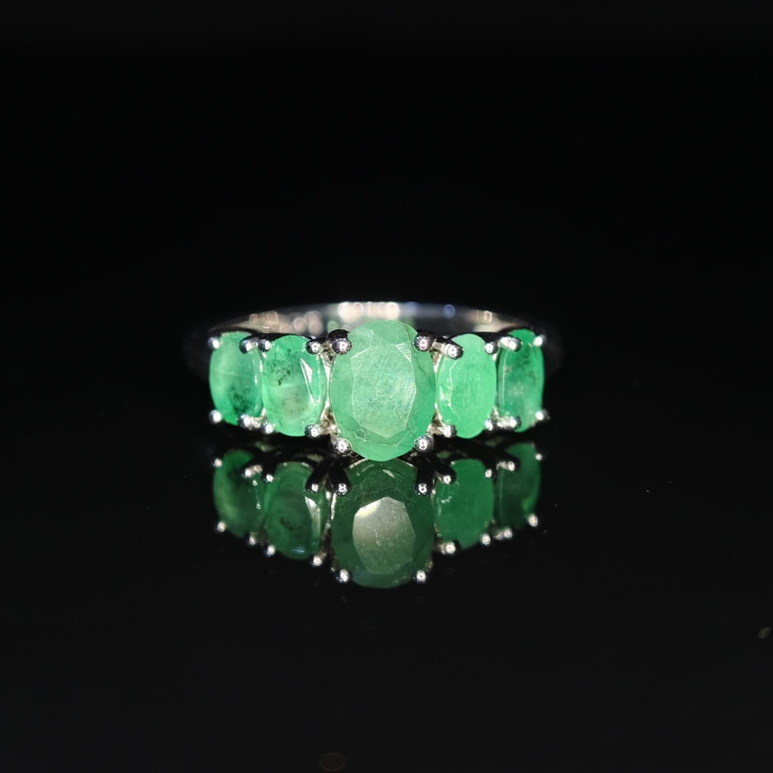 Natural Emerald Gemstone 925 Sterling Silver Ring Oval Top Rich Green Size 7