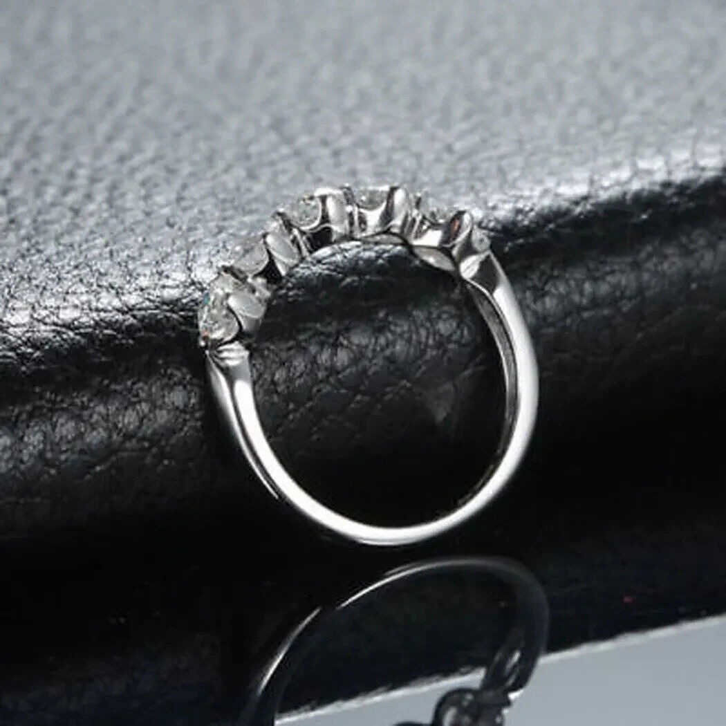 White Diamond 1.60 Ct Round Cut Lab-Created Engagement Ring 925 Sterling Silver