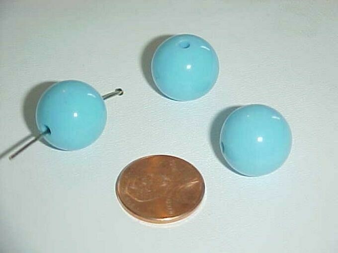 24 VINTAGE TURQUOISE ACRYLIC ROUND 16mm. BEADS L674