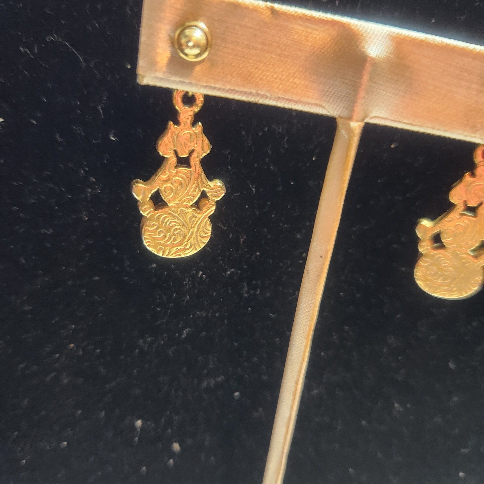 Vintage Victorian Style Gold Tone Purple Amber Cabochon Drop stud Earrings 1928