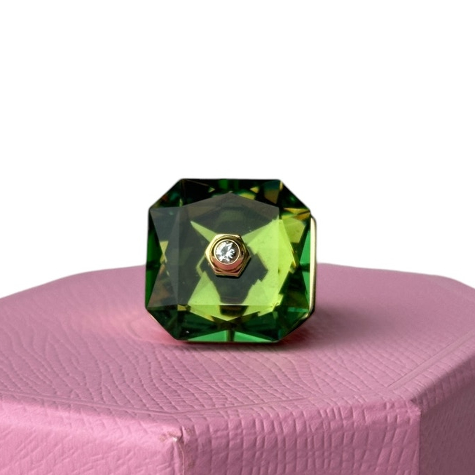 Swarovski Numina cocktail ring Octagon cut, Green Size 11 / EUR 64