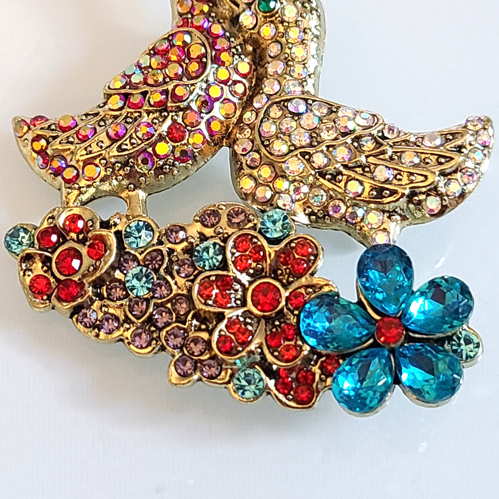 FAB DOUBLE DUCKS GORGEOUS BROOCH 2 1/2 INCHES MULTICOLORED FLOWERS AND AURORA Bs