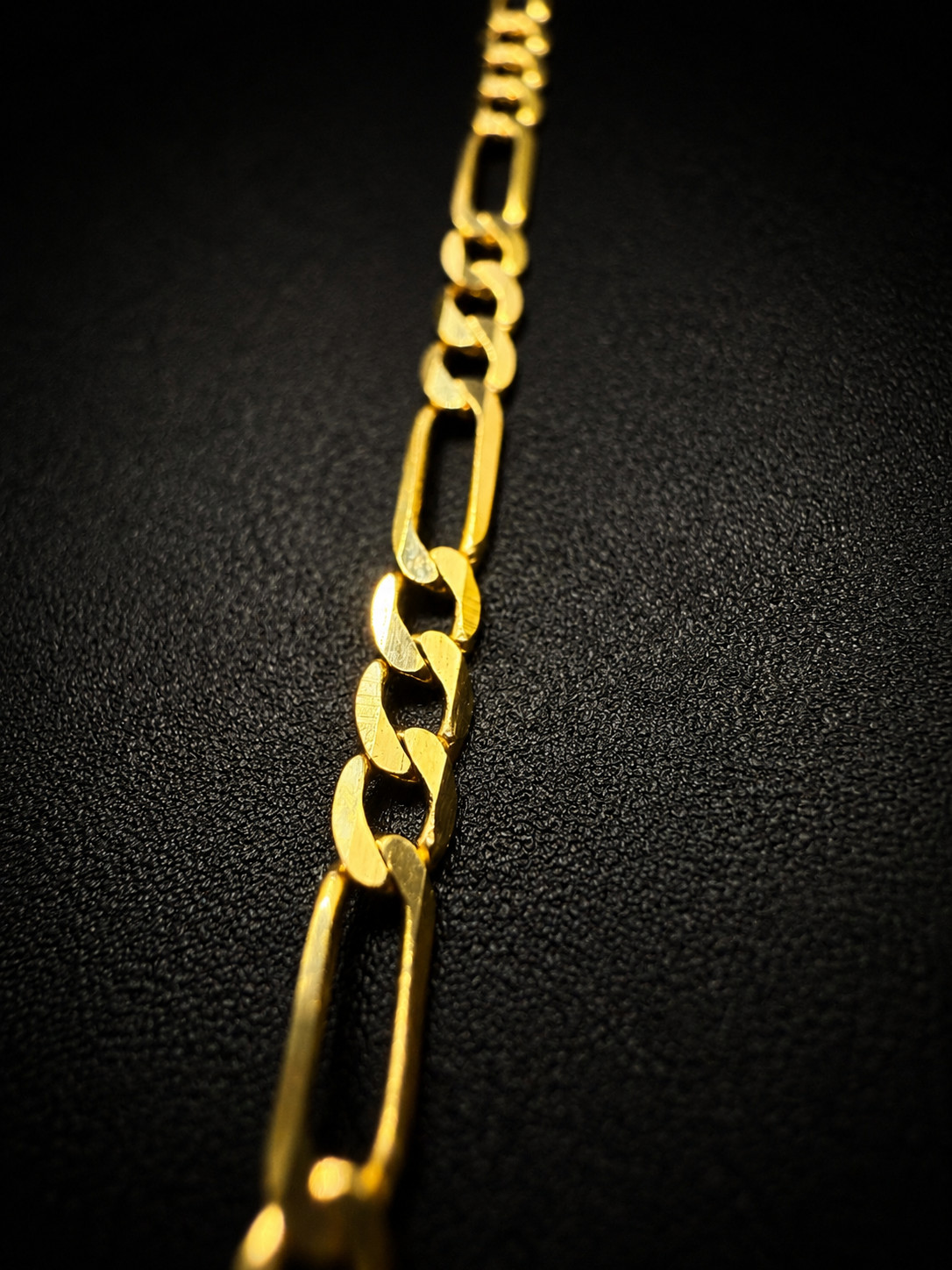 14K Solid Gold Diamond Cut Figaro Chain 2mm Necklace 18″ – 24″ Italian Gold