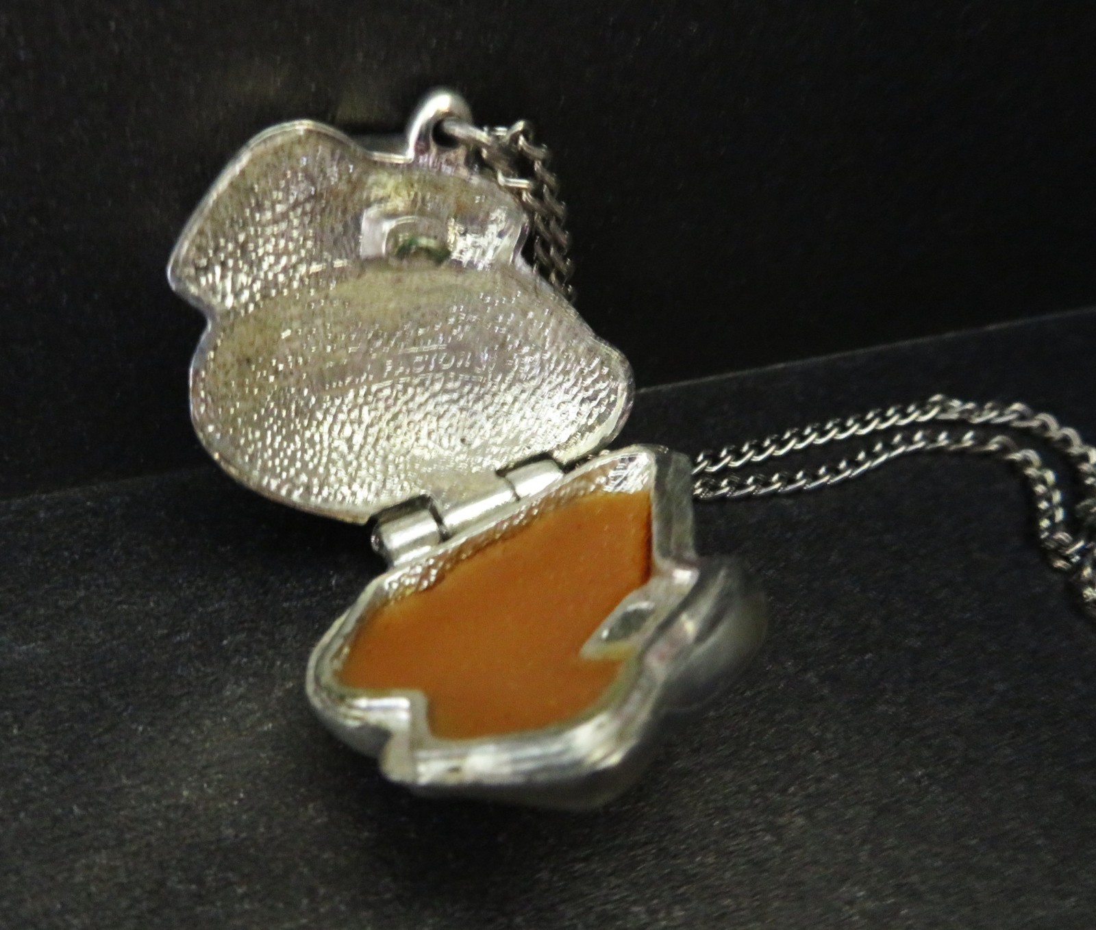 Vintage Max Factor Aquarius Bunny Rabbit Solid Creme Perfume Necklace NIB locket