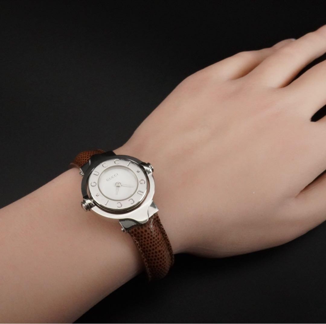 Gucci 6600L Turnface Brown Quartz Wristwatch Bangle Box Japan 0713258