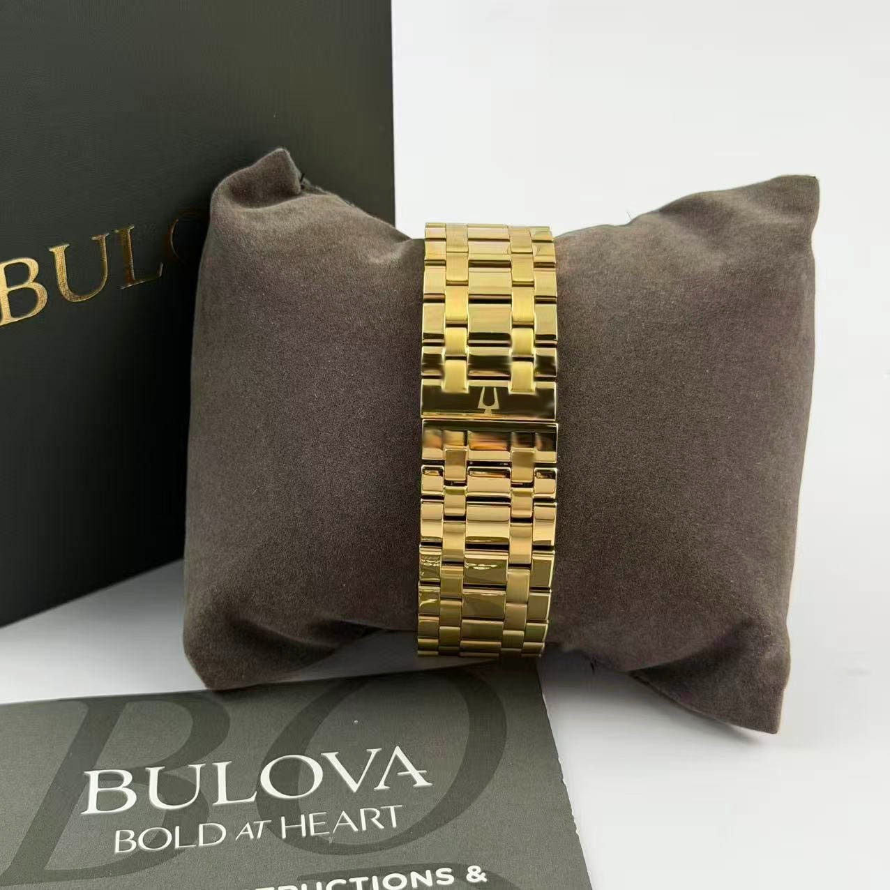 New Bulova 40 mm 97D108 Diamond Black Dial Gold Bracelet Men’s Quartz Watch
