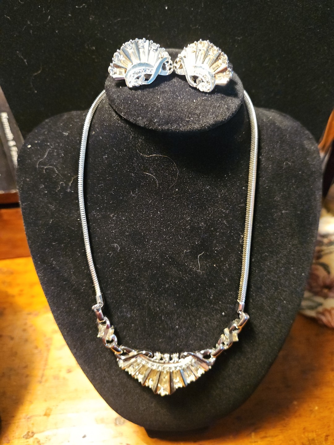 Vintage Glamour Jewelry 1940s-1950s by Lustern. Necklace and Earrings Set