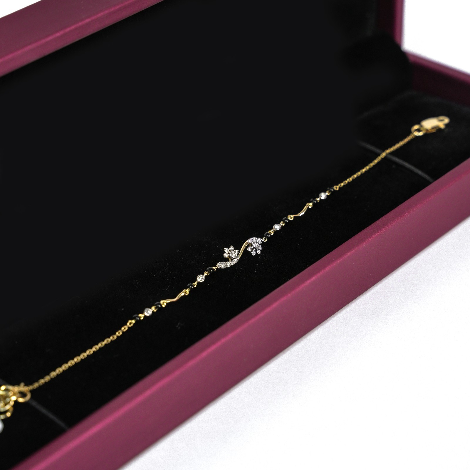 18 KARAT MANGALSUTRA BRACELET | NATURAL DIAMOND | IGI CERTIFIED | YELLOW GOLD