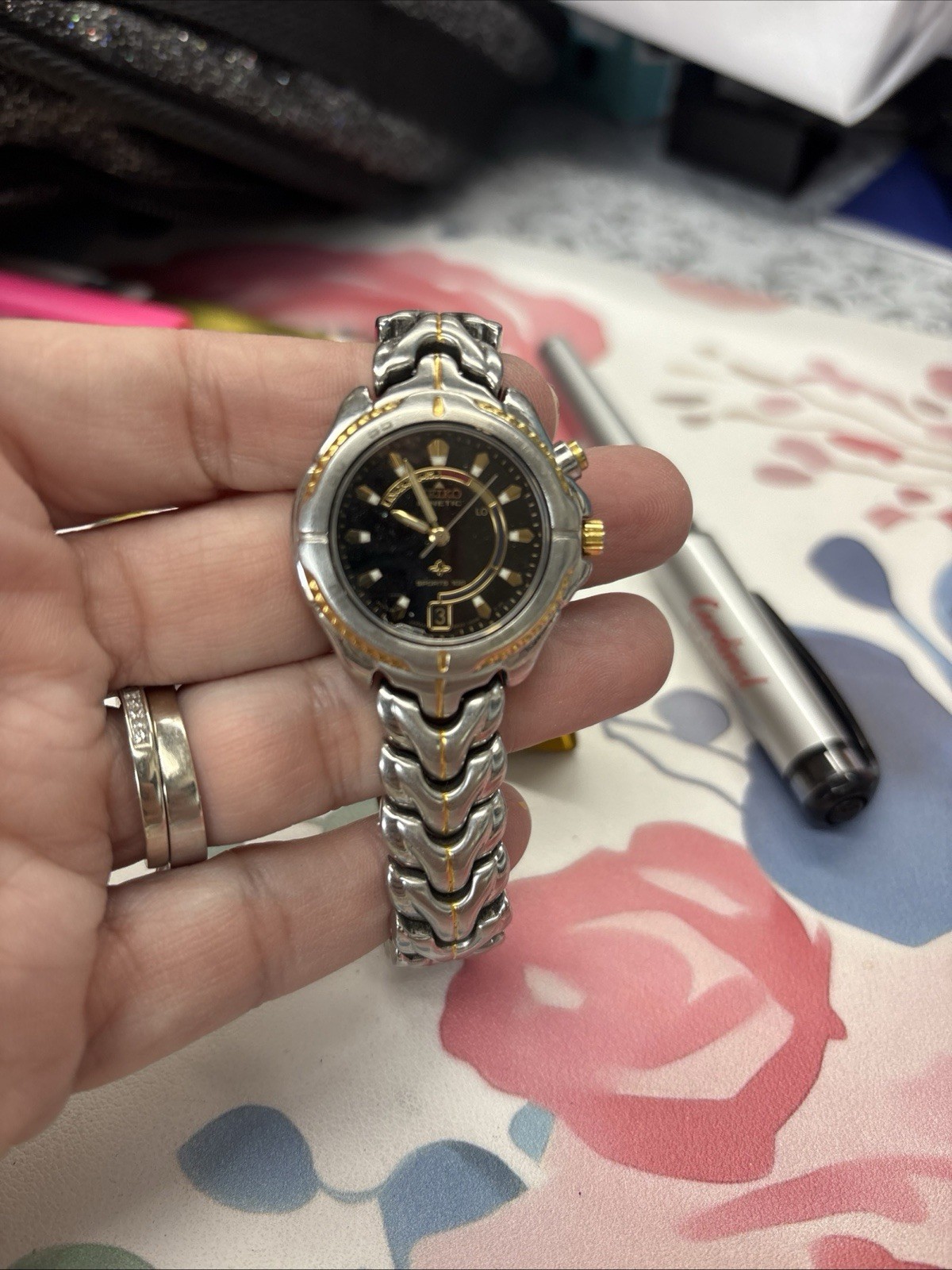 Seiko Kinetic Sports 100 Two-Tone SS Bracelet Black Dial Sapphire 100m