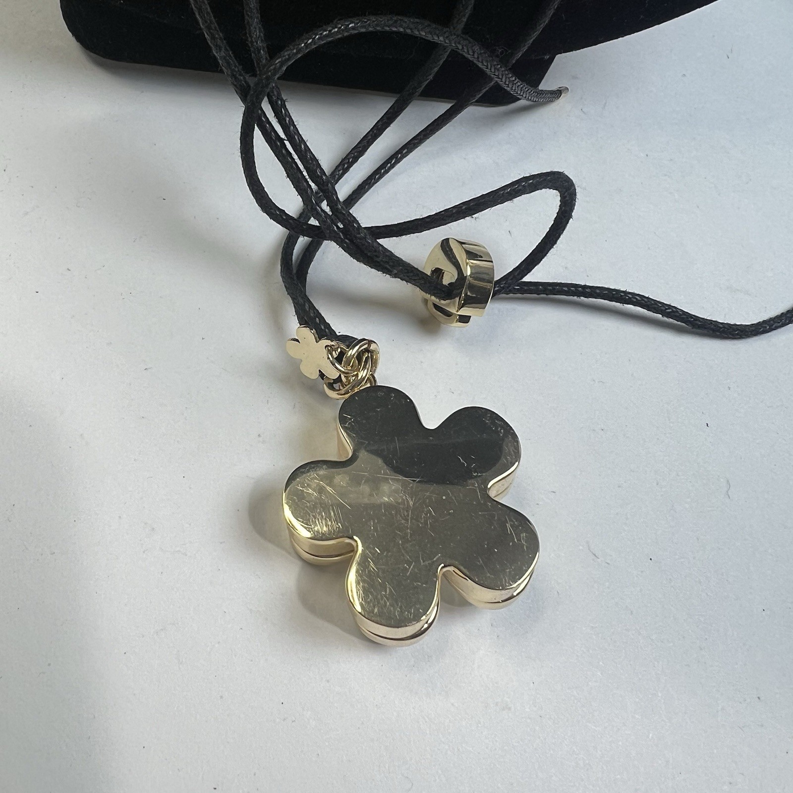 Marc Jacobs Daisy SOLID PERFUME 0.75g Women’s Perfume Adjustable Cord Necklace