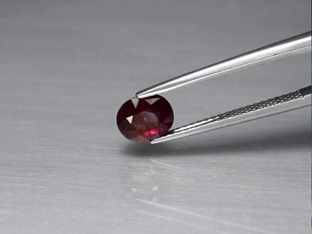 RUBY 1.31 ct Red Oval 6.5×5.4×4.3 mm Natural Untreated Unheated from Madagascar