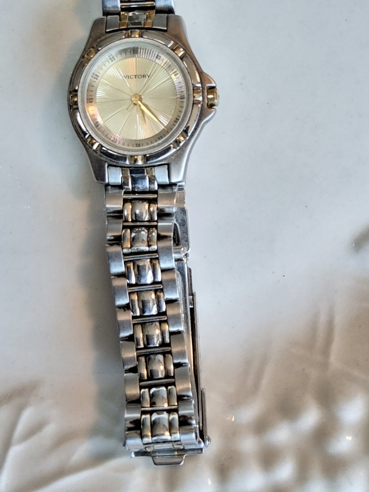 Vintage victory wristwatch goldtone stainless steel Japan movement Untested