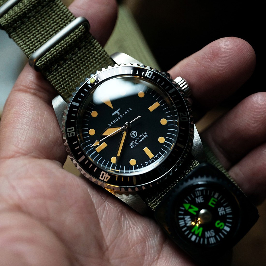 Dagger Axe DG-T008 Automatic Steel Fabric Compass Green Diver Men’s Watch