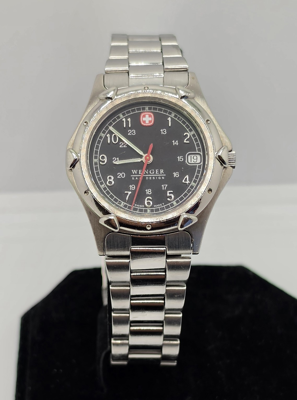 Wenger Watch S.A.K Design Men’s Quartz 100m 37.4mm Black Dial Date Stainless