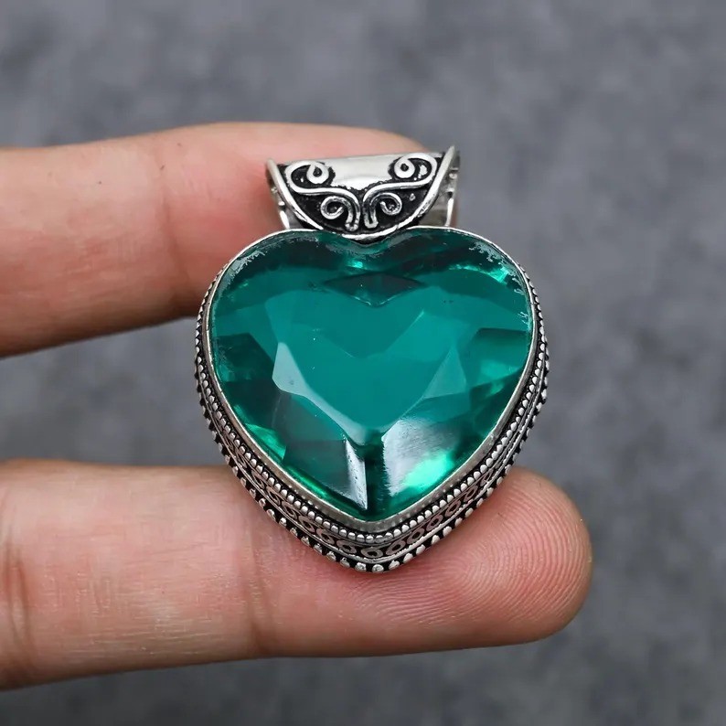 Green Apatite Gemstone Heart Pendant 925 Sterling Silver Handmade Jewelry