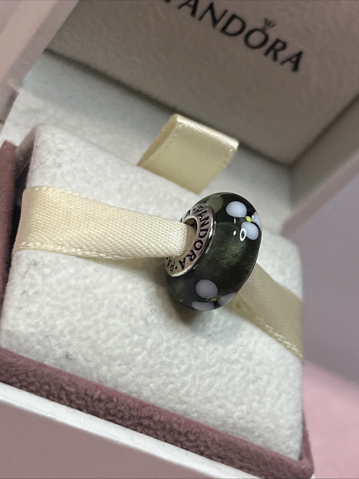183A NWOT AUTH PANDORA SS BLACK FLOWERS MURANO GLASS CHARM #790604 RETIRED!