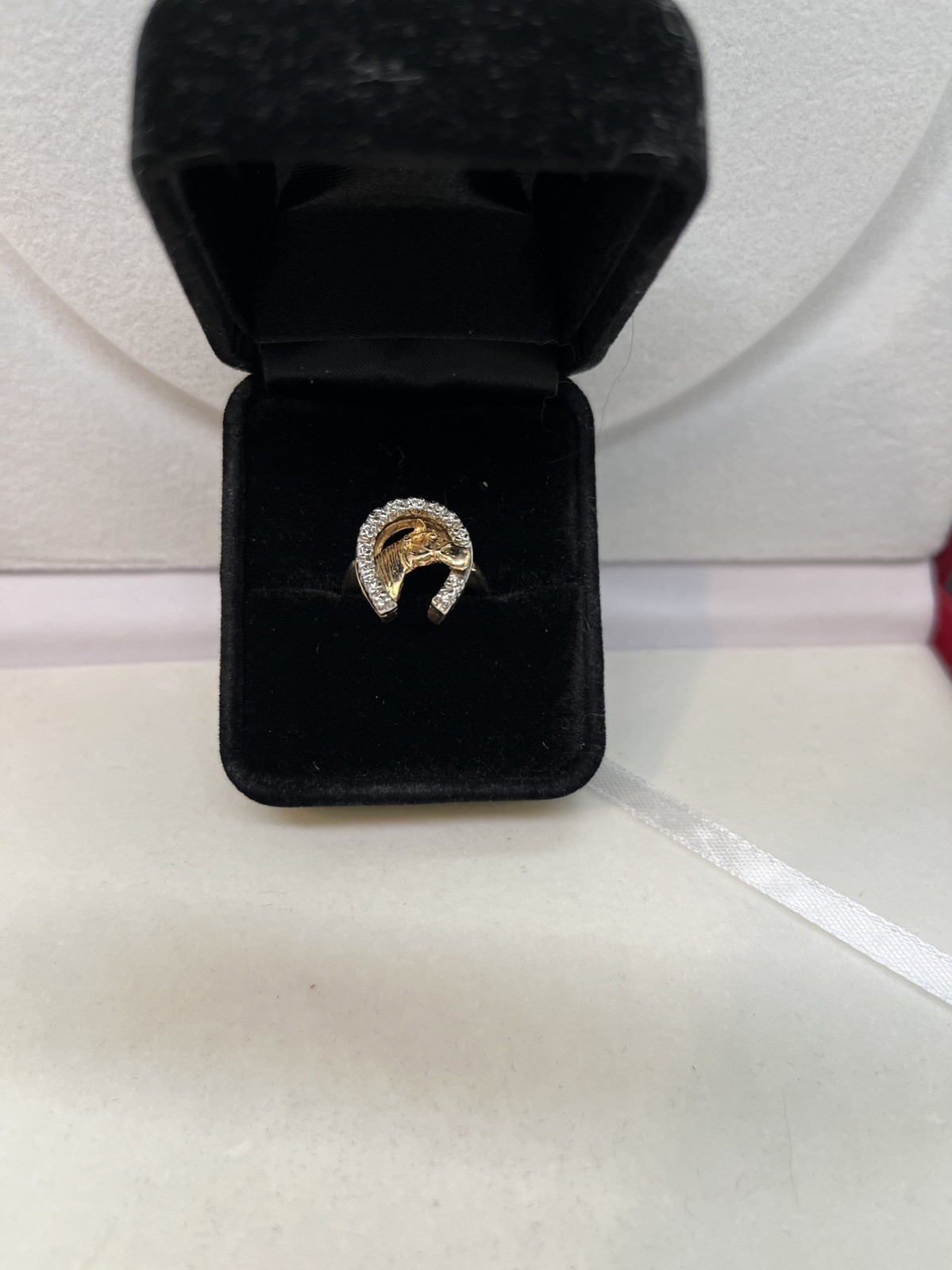 14K Yellow Gold Diamond Horse and Horseshoe Ring .12ctw Weight is 4.40 grams