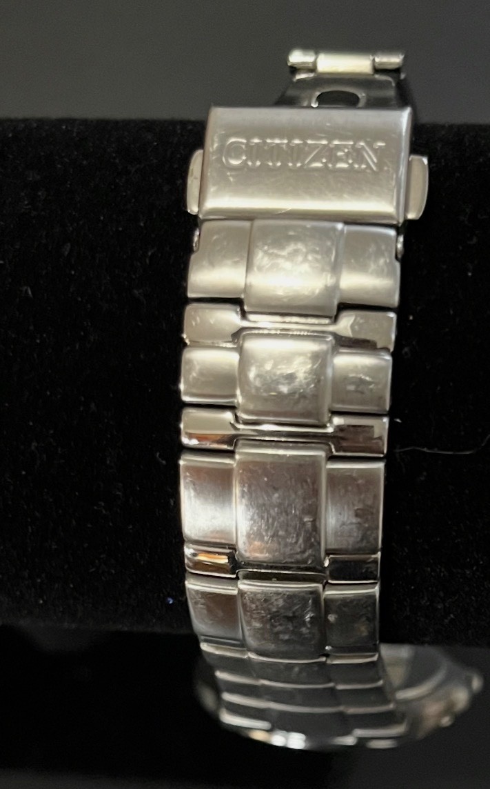 Citizen Eco-Drive Watch Men Stainless Black Dial E111-K16750 36mm Running. READ