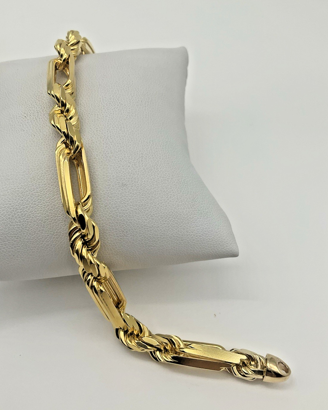 14K Yellow Gold 8” Figarope/Milano Chain Bracelet