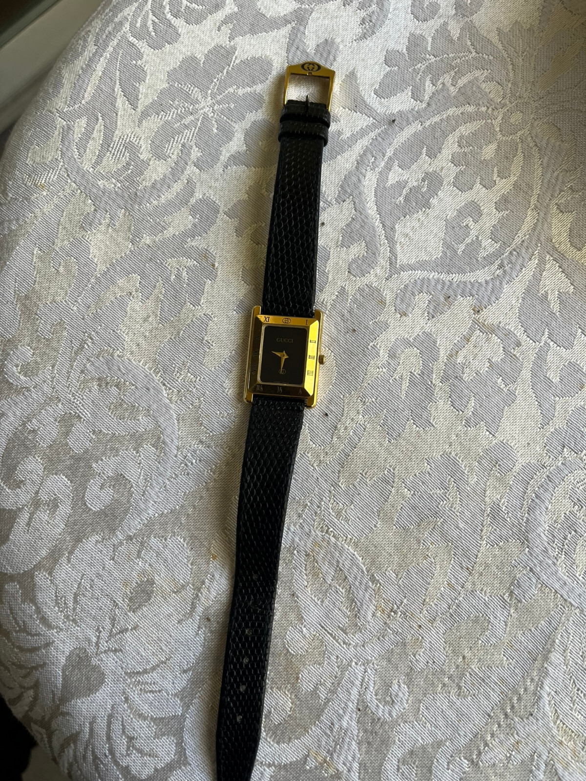 Gucci Women’s Gold-Plated Quartz Watch 4200 w/ Original Leather Band – New Batte